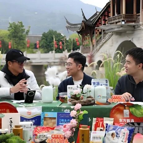 留不住董宇辉的东方甄选，又有两个主播离职了via 凤凰网财经