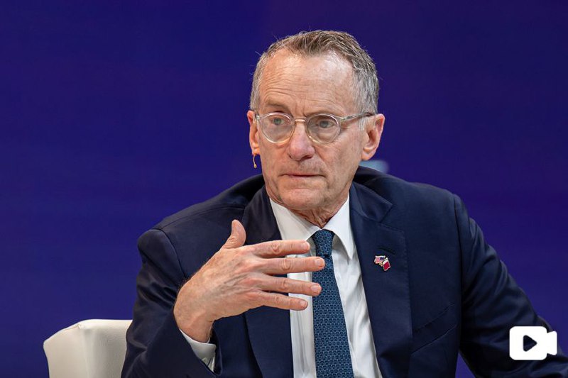 【华尔街原声】橡树资本马克斯：AI将取代很大比例的知识工作美国橡树资本创始人及联席董事长霍华德·马克斯（Howard Marks）表示，AI技术的迭代速度已经超过人类社会整体的适应与自我调整能力，这种技术与社会体系之间的错位，将成为引发广泛社会颠覆的催化剂via 财新网 - 最新文章Invalid media: video